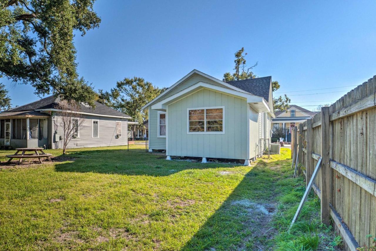 Lake Charles Cottage With Fireplace And Yard! Ngoại thất bức ảnh